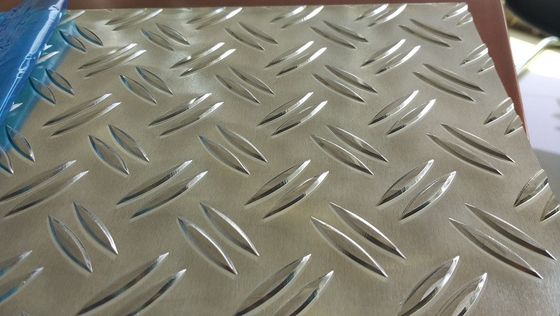 Silver Jumbo Aluminium Checker Plate 6mm Thickness For Subway Anti-skid Floor